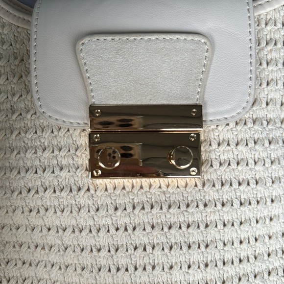 Dolce Vida Cream Woven Bag - Picture 2 of 4